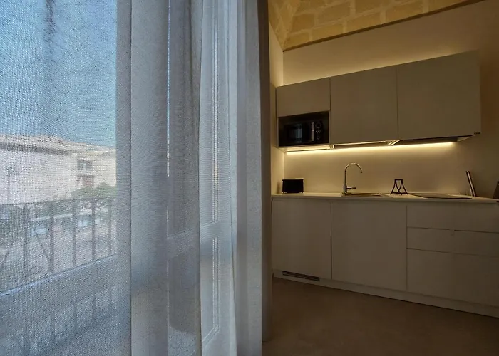 Via Fardella 204 *