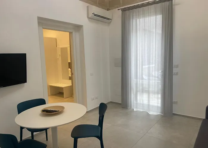 Via Fardella 204 *